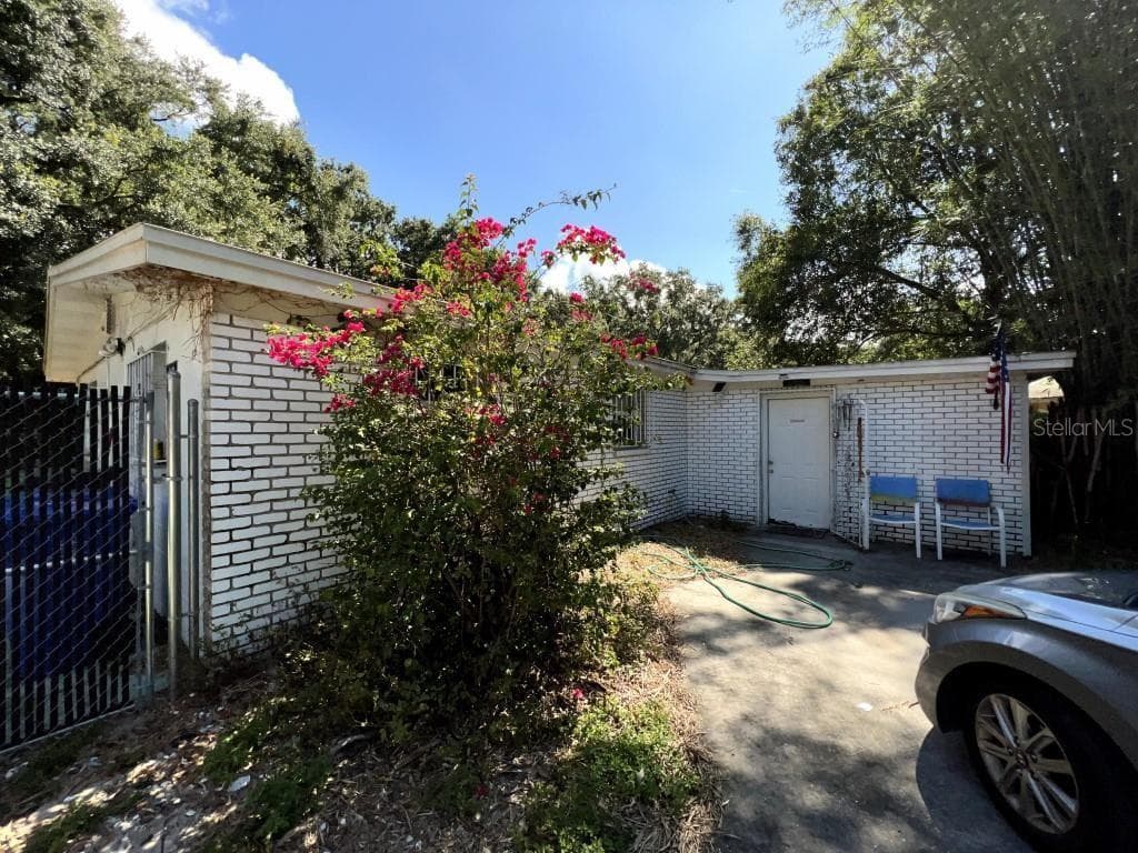 4615 BURKETT CIRCLE TAMPA, FL 33634