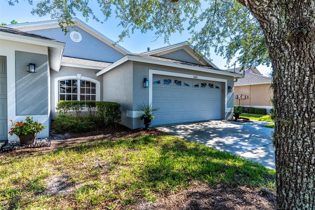 31435 SHAKER CIRCLE WESLEY CHAPEL, FL 33543