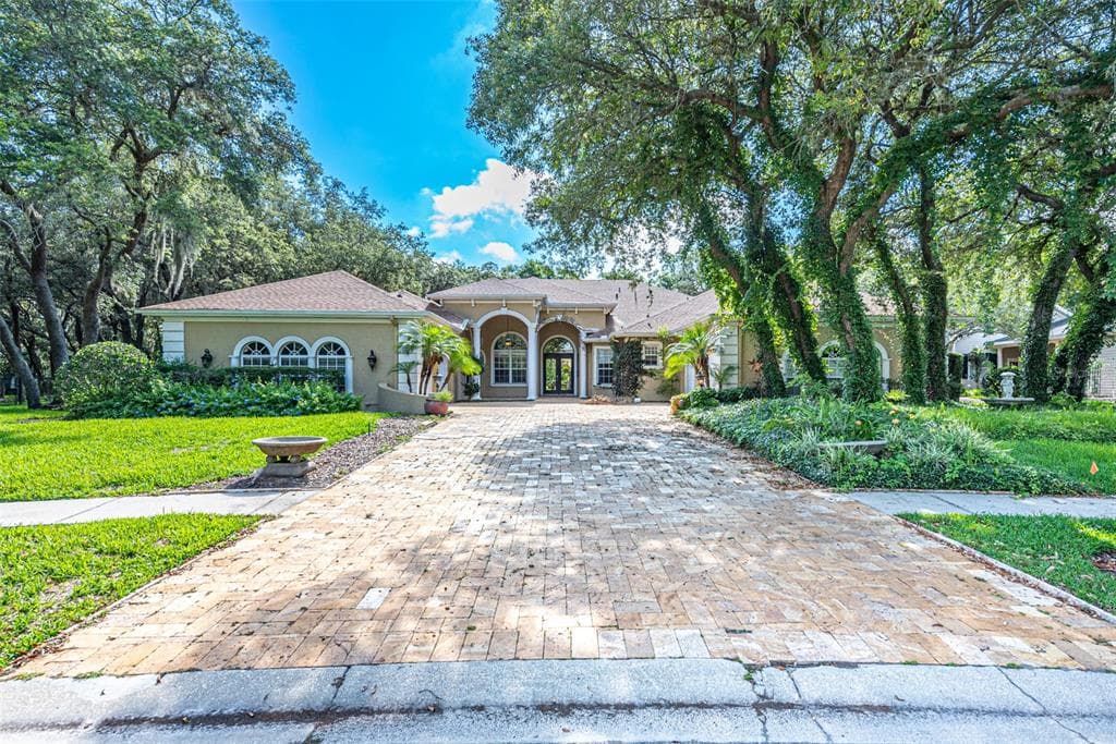 17914 BURNT OAK LANE LITHIA, FL 33547