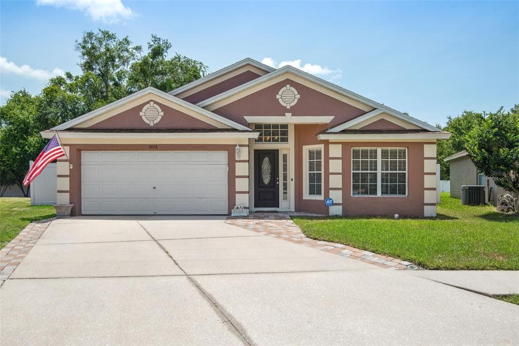 5926 LAWRIN COURT WESLEY CHAPEL, FL 33544