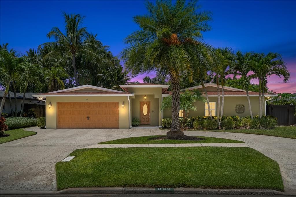 890 RAFAEL BOULEVARD NE ST PETERSBURG, FL 33704