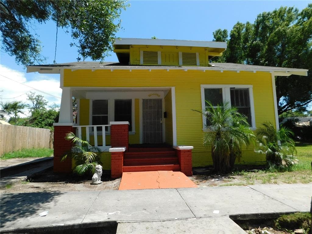 1112 JAMES AVENUE S ST PETERSBURG, FL 33705