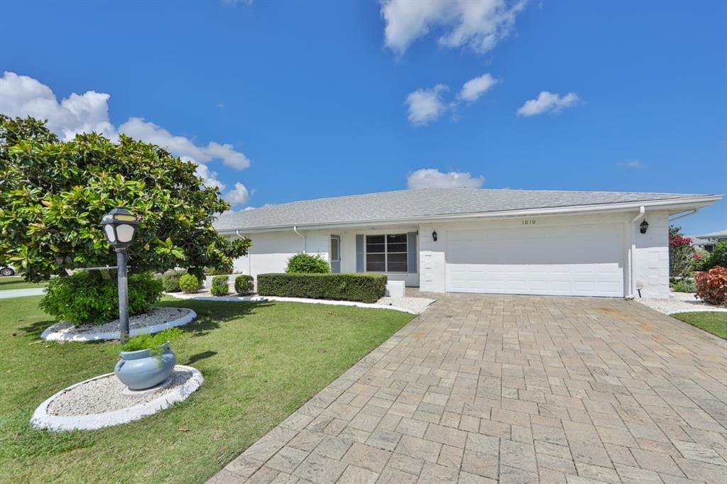 1010 BLUEWATER DRIVE SUN CITY CENTER, FL 33573