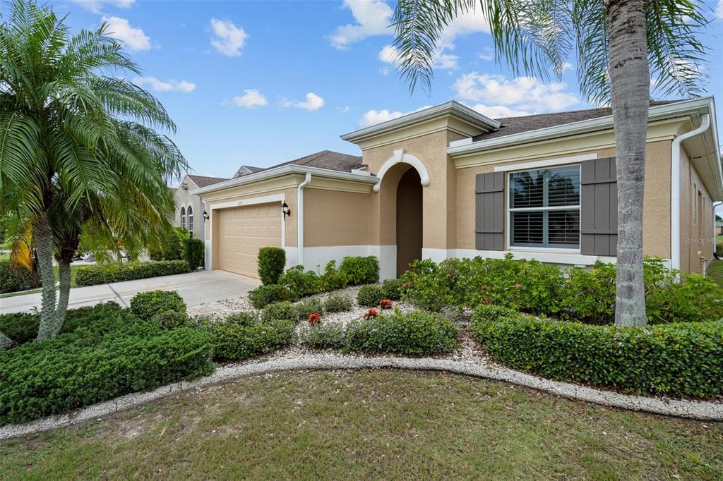 828 REGAL MANOR WAY SUN CITY CENTER, FL 33573