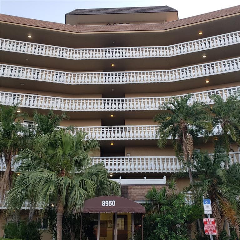 8950 PARK BOULEVARD UNIT 303 SEMINOLE, FL 33777