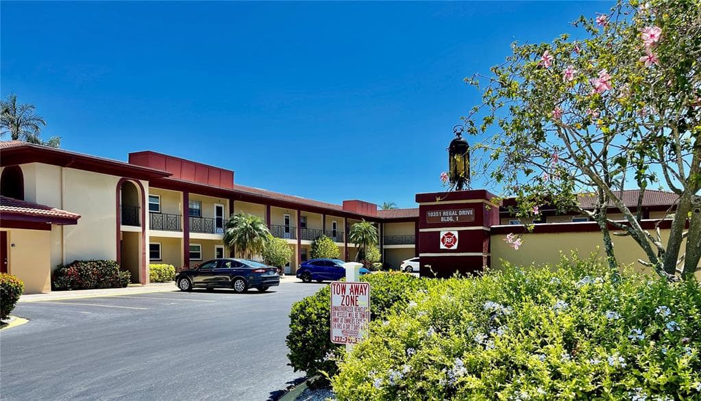 10351 REGAL DRIVE UNIT 25 LARGO, FL 33774