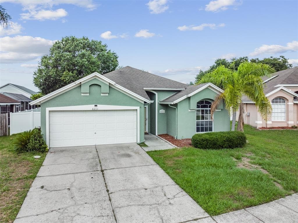 6211 WEATHERWOOD CIRCLE WESLEY CHAPEL, FL 33545