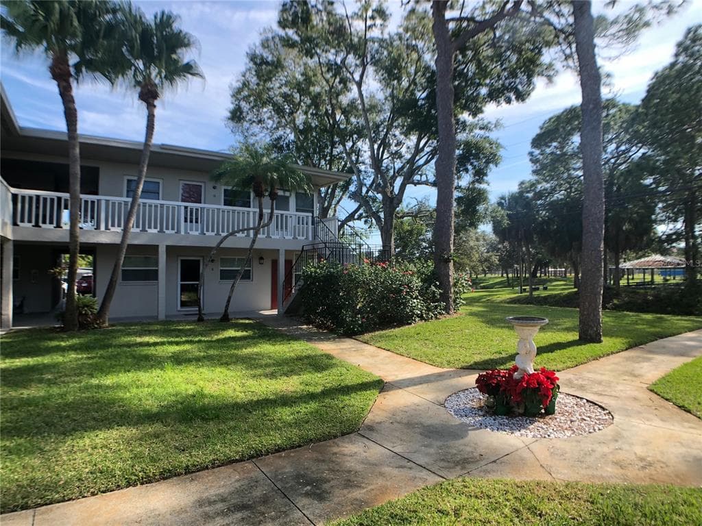 800 71ST AVENUE N UNIT 18 ST PETERSBURG, FL 33702