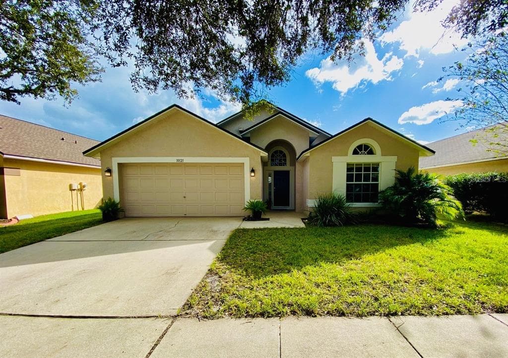 10121 SOMERSBY DRIVE RIVERVIEW, FL 33578