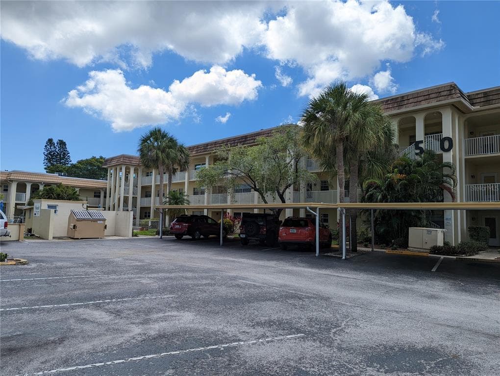 3850 13TH AVENUE N UNIT 307 ST PETERSBURG, FL 33713