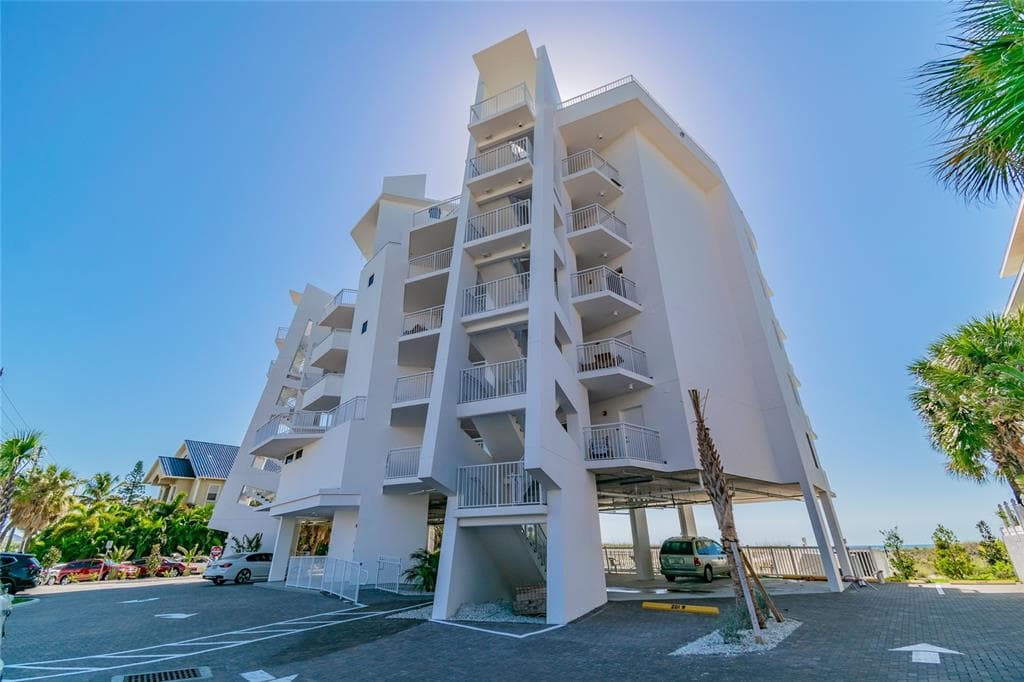 10116 GULF BOULEVARD UNIT 405W TREASURE ISLAND, FL 33706