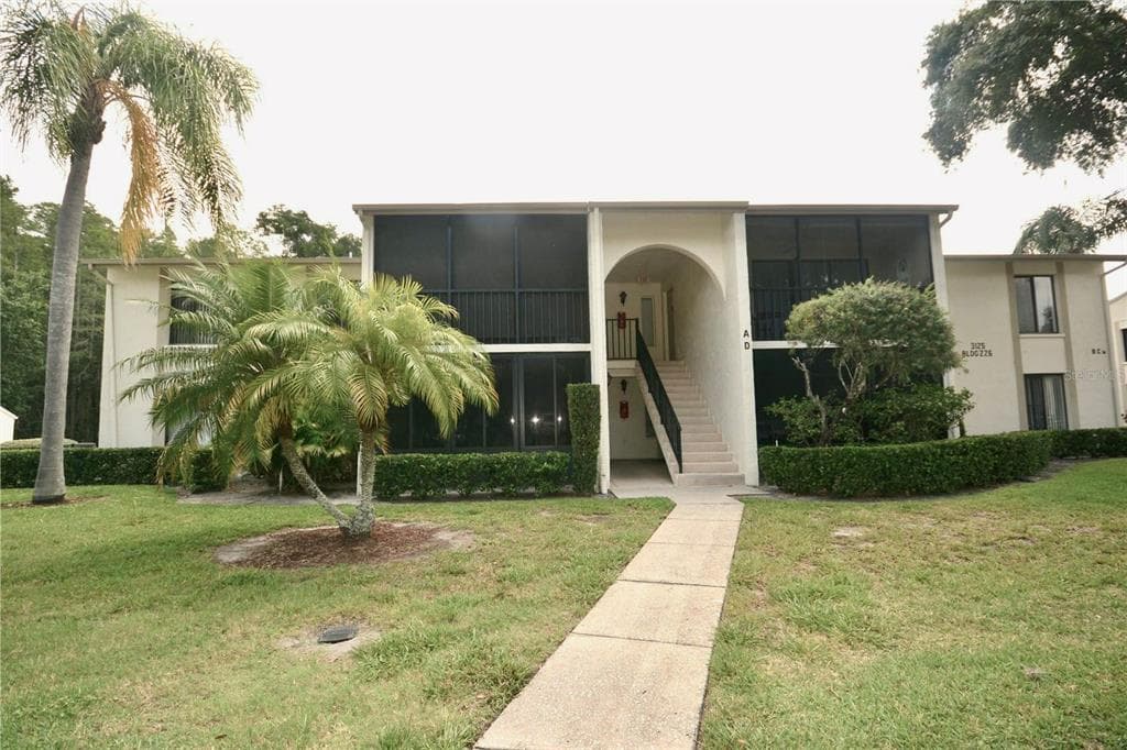3125 LAKE PINE WAY UNIT A2 TARPON SPRINGS, FL 34688
