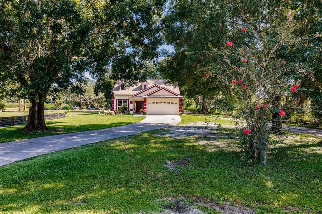 4905 34TH AVENUE E BRADENTON, FL 34208