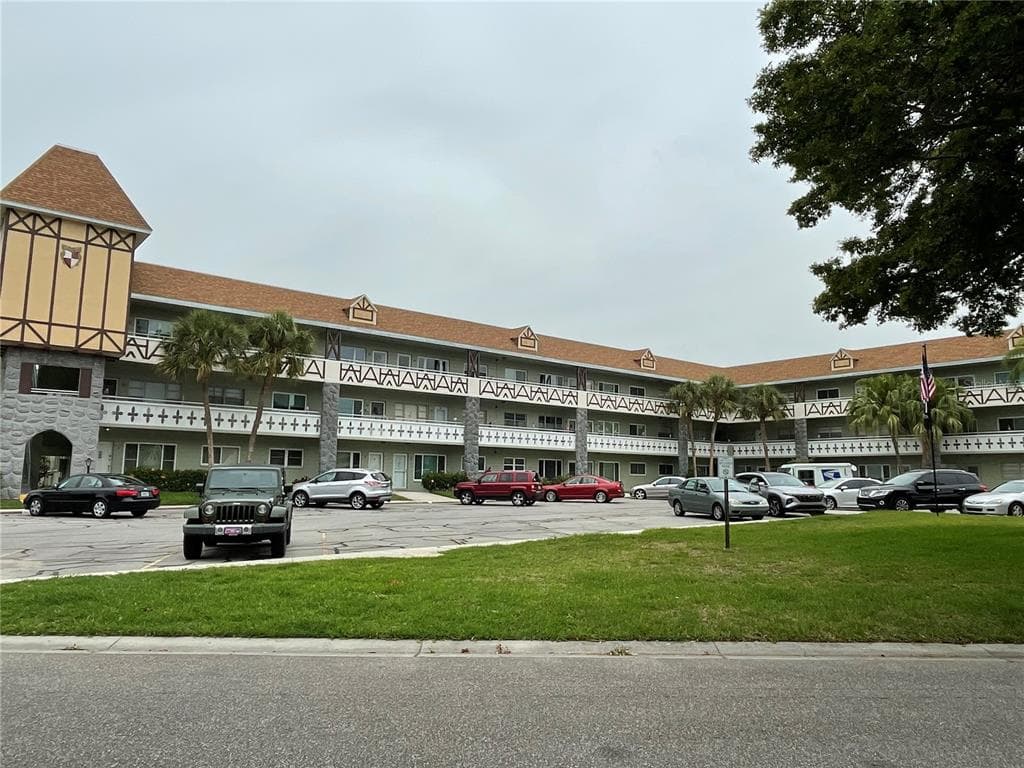 2448 COLUMBIA DRIVE UNIT 52 CLEARWATER, FL 33763