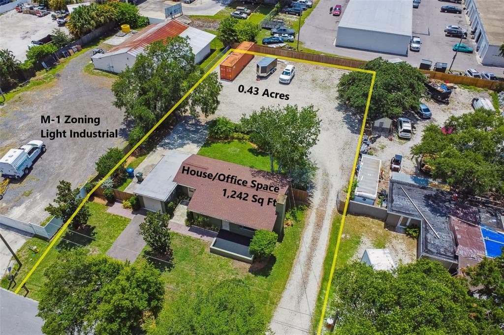 883 SOUTHWIND LANE LARGO, FL 33771