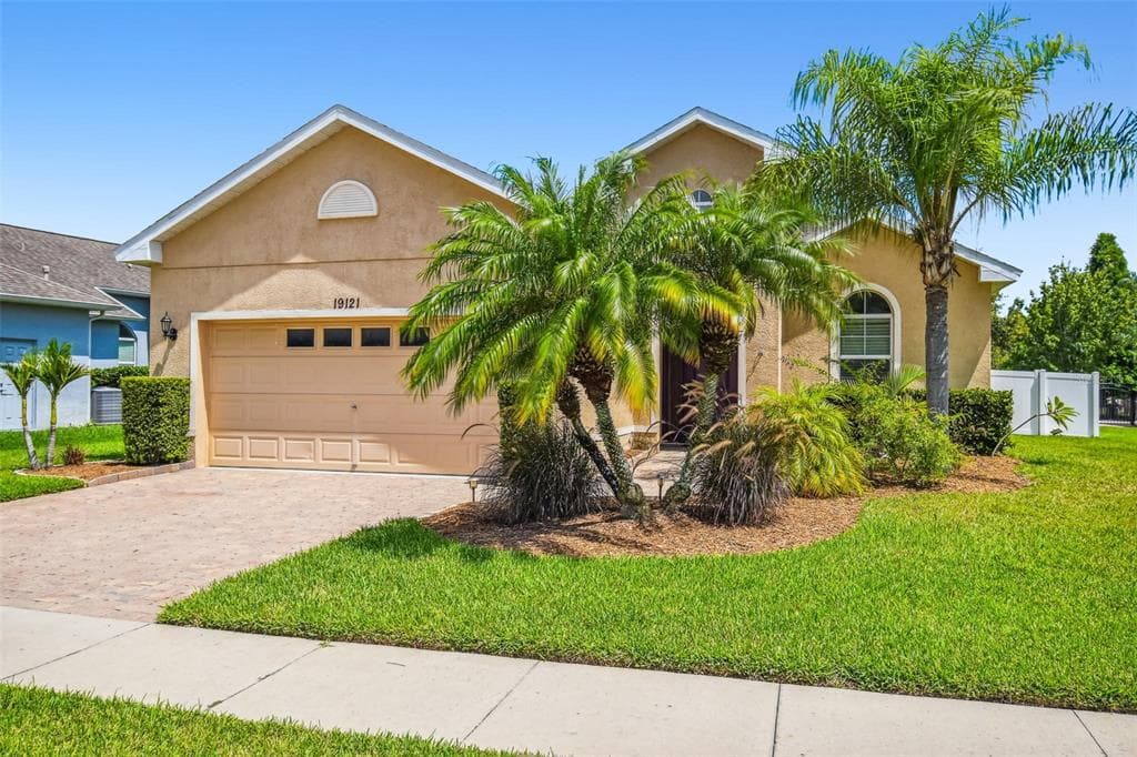 19121 FALCON CREST BOULEVARD LAND O LAKES, FL 34638