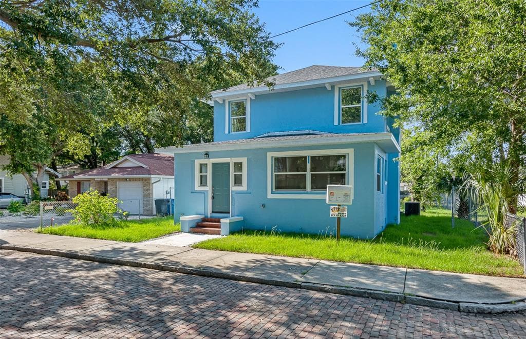 911 9TH AVENUE S ST PETERSBURG, FL 33705