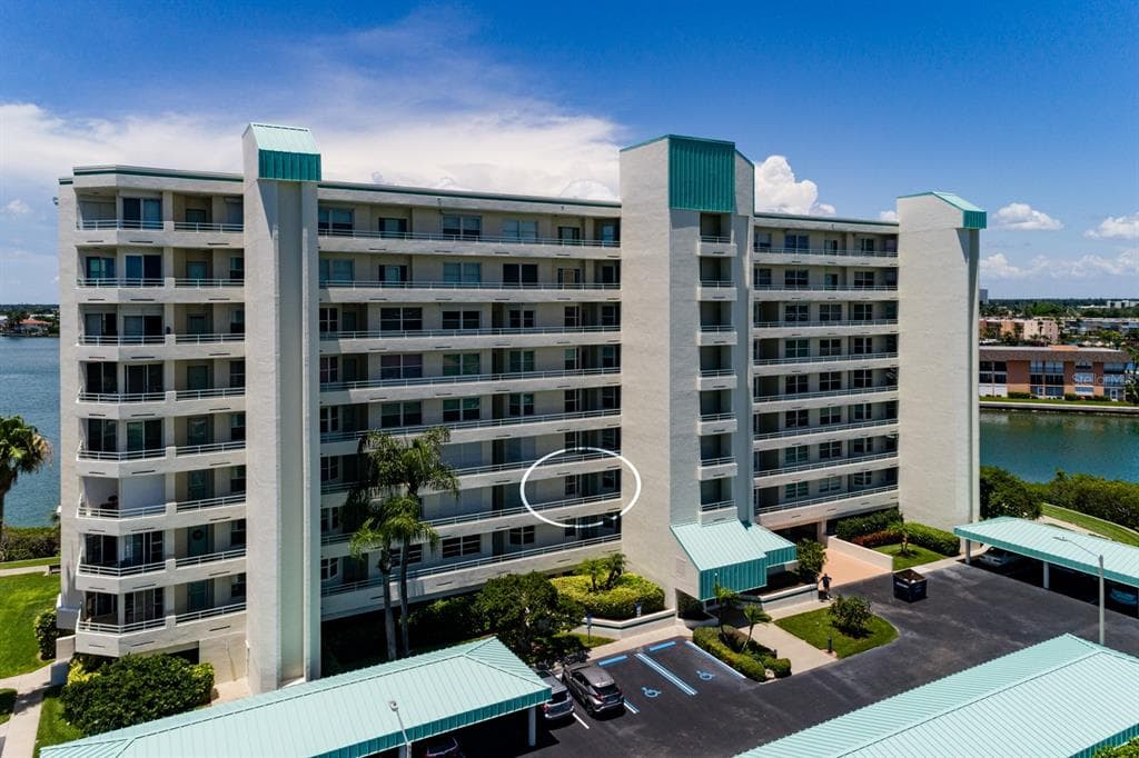 7963 SAILBOAT KEY BOULEVARD S UNIT 204 SOUTH PASADENA, FL 33707