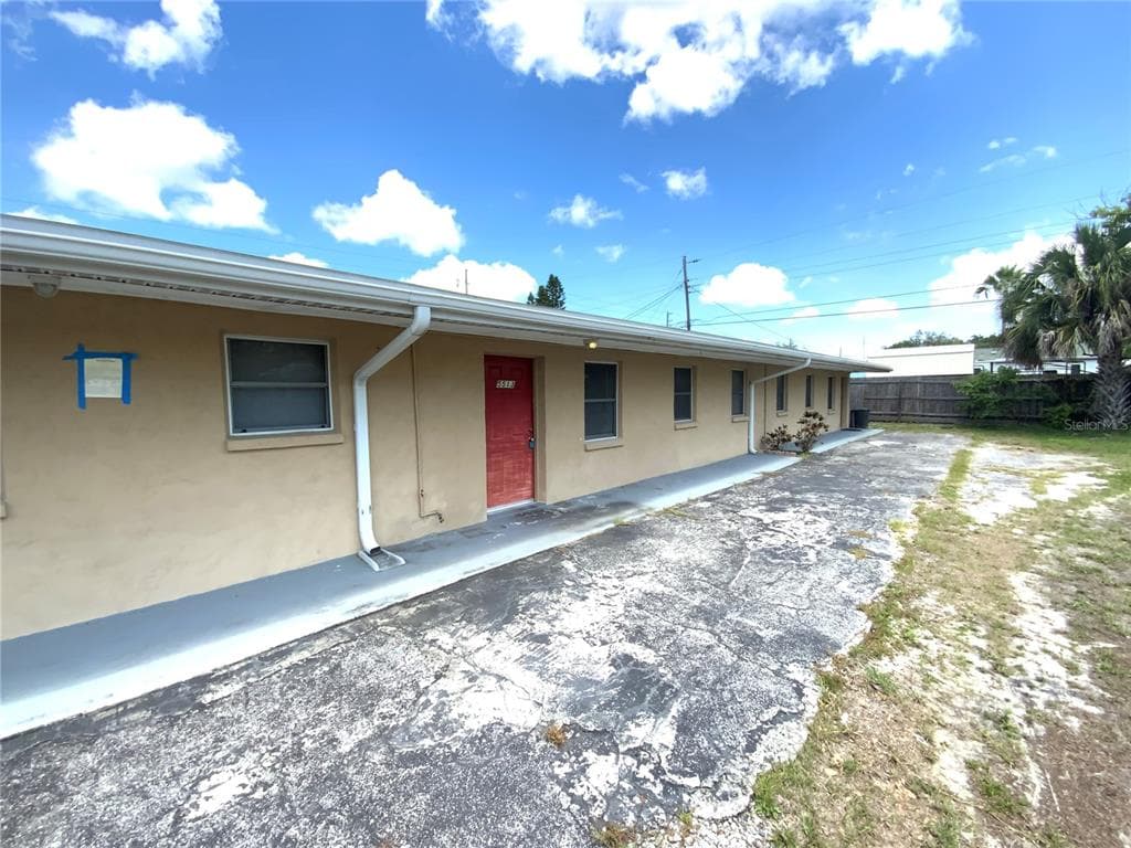 5515 CHEYENNE DRIVE HOLIDAY, FL 34690