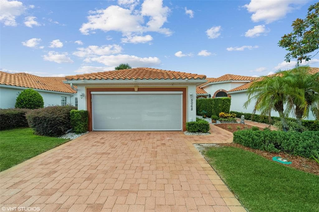 5068 HARBOUR DRIVE OXFORD, FL 34484