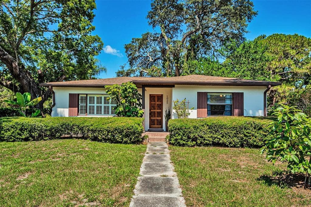 1025 HULL STREET S GULFPORT, FL 33707