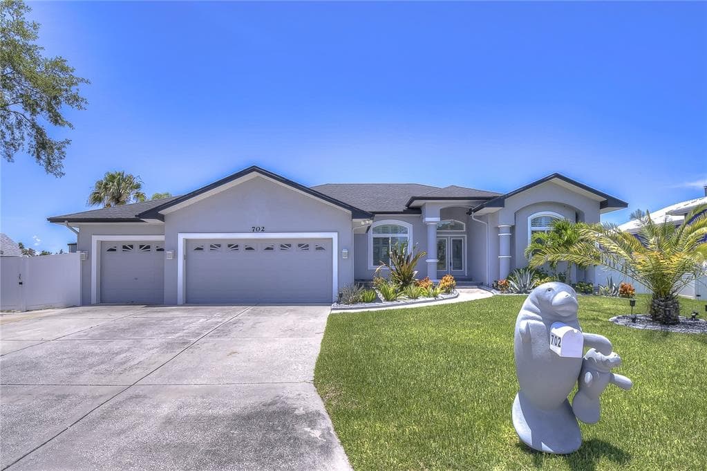 702 EAGLE LANE APOLLO BEACH, FL 33572