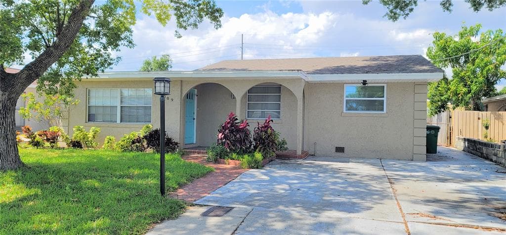 3909 W LEMON STREET TAMPA, FL 33609