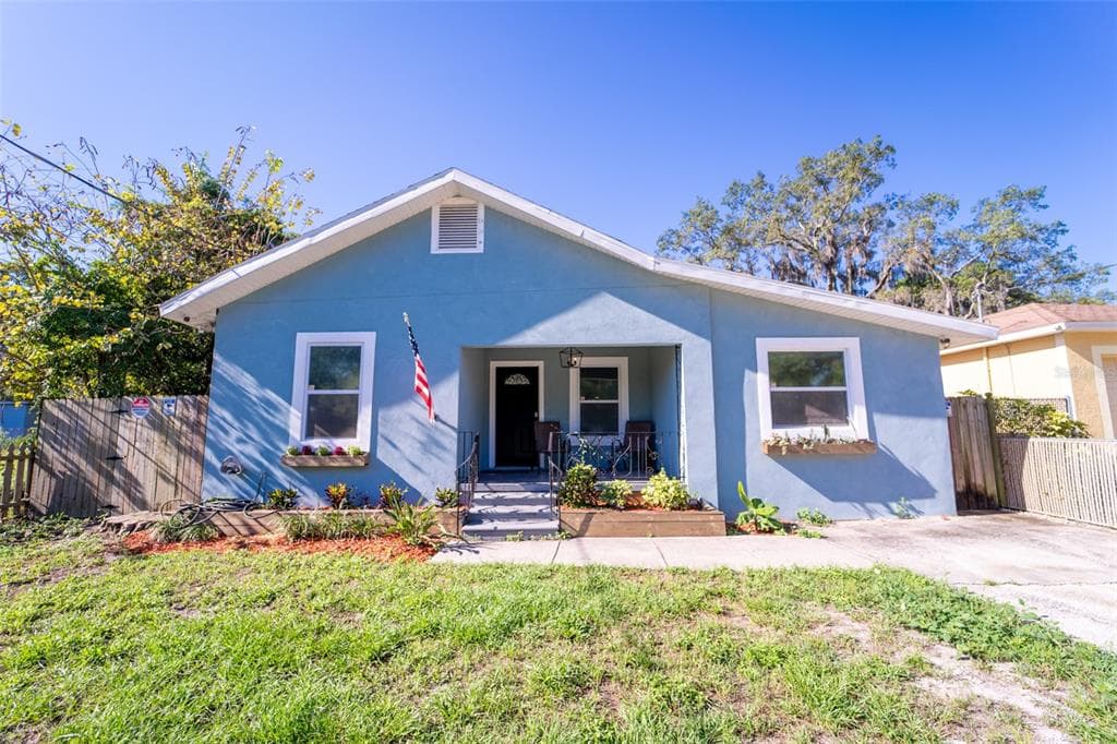 2005 E NORTH BAY STREET TAMPA, FL 33610