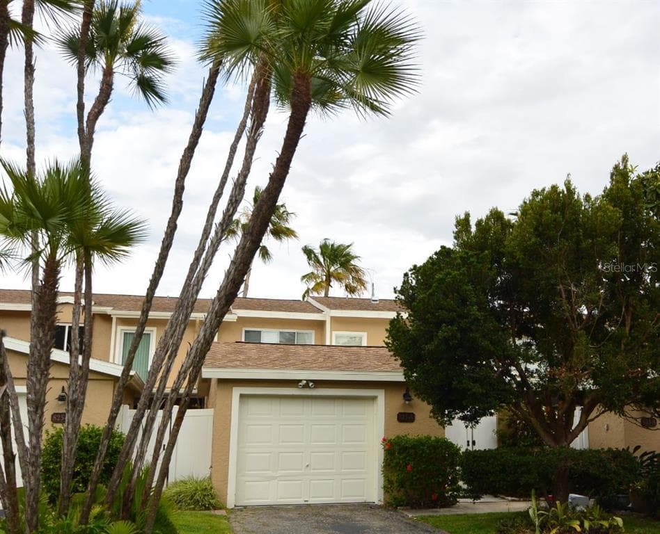 825 E GULF BOULEVARD UNIT 111 INDIAN ROCKS BEACH, FL 33785