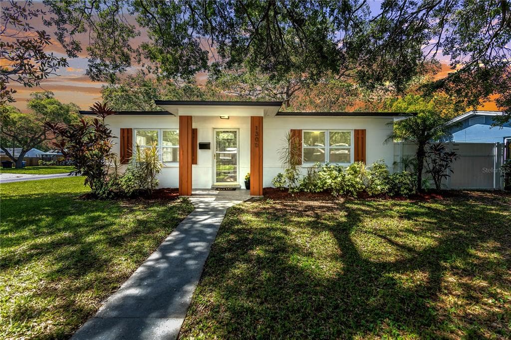 1300 57TH AVENUE N ST PETERSBURG, FL 33703