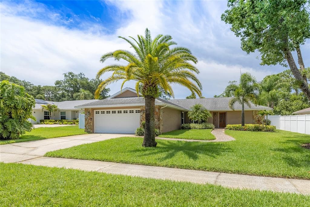3444 HYDE PARK DRIVE CLEARWATER, FL 33761