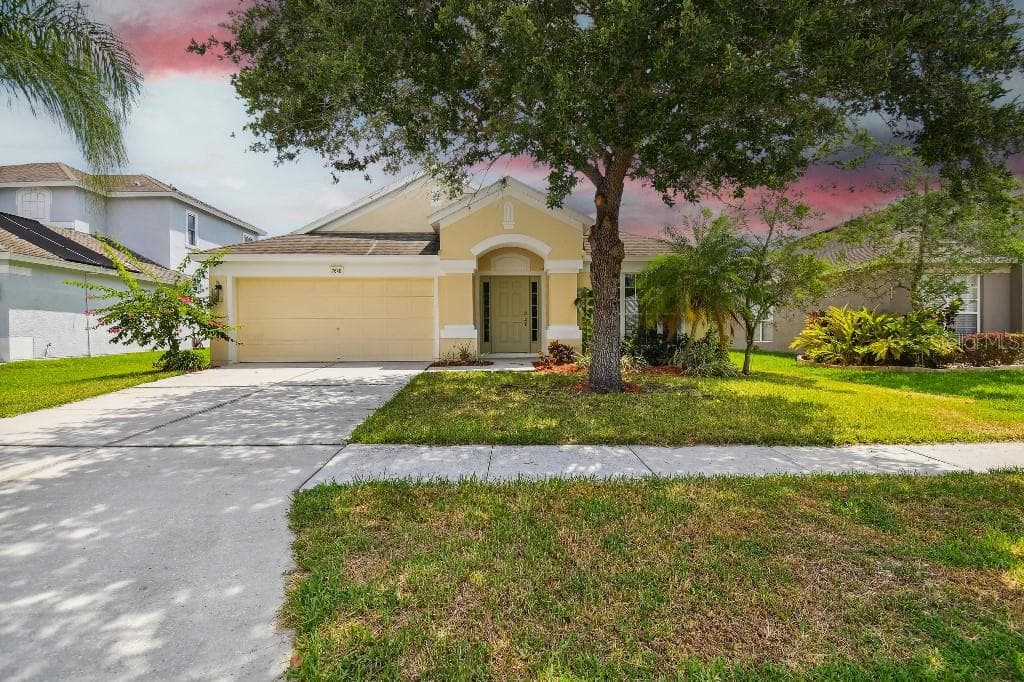 7646 OUTERBRIDGE STREET WESLEY CHAPEL, FL 33545