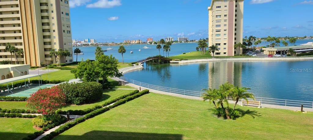 4575 COVE CIRCLE UNIT 407 ST PETERSBURG, FL 33708
