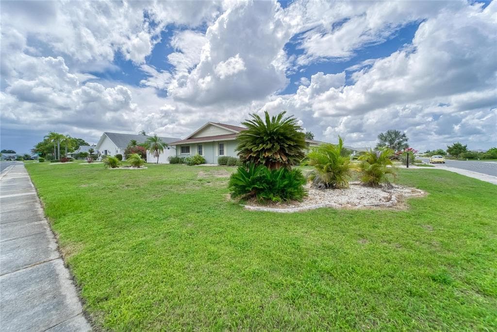 1819 ALLEGHENY DRIVE SUN CITY CENTER, FL 33573