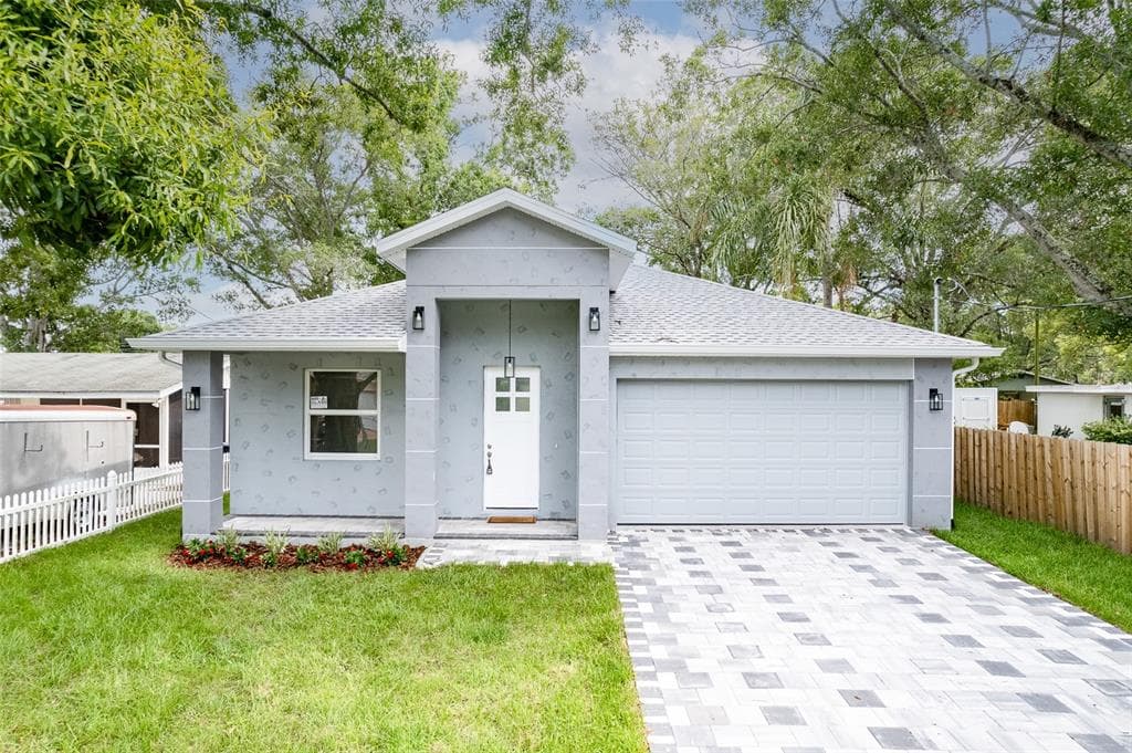 3920 W CRENSHAW STREET TAMPA, FL 33614