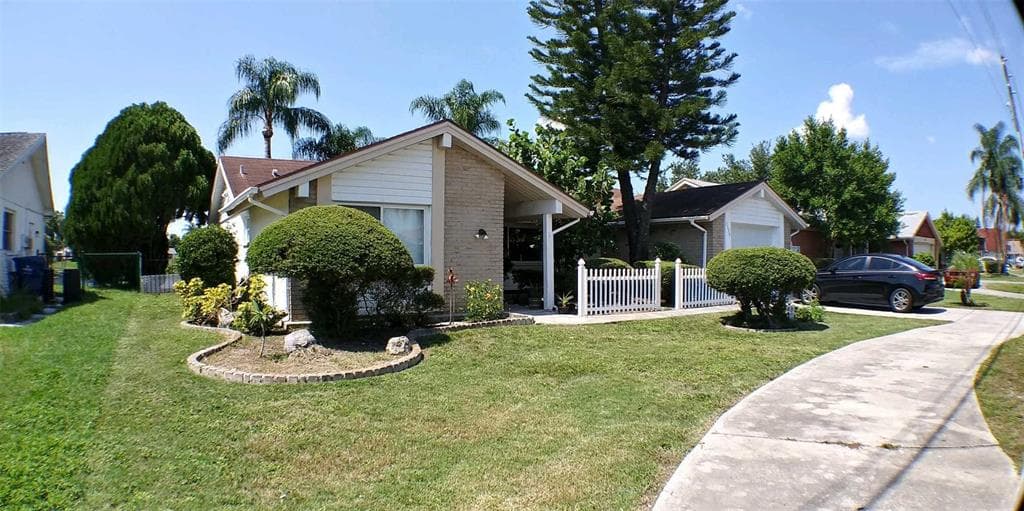 3534 MOOG ROAD HOLIDAY, FL 34691
