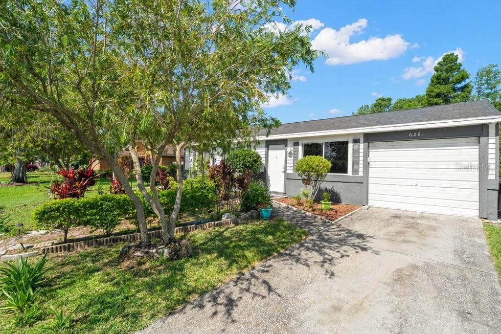 628 TIMBER BAY CIRCLE E OLDSMAR, FL 34677