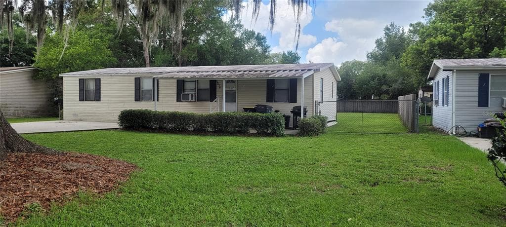5018 ROLLINGLEN LOOP E LAKELAND, FL 33810