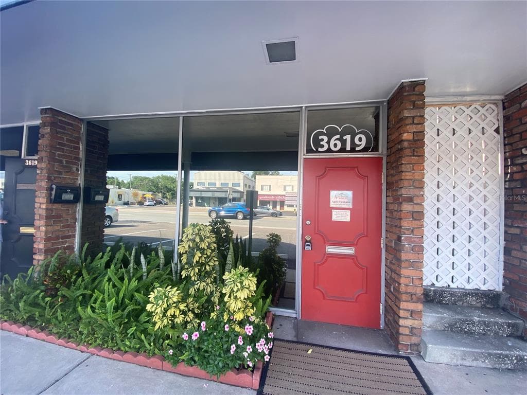3619 HENDERSON BOULEVARD TAMPA, FL 33609