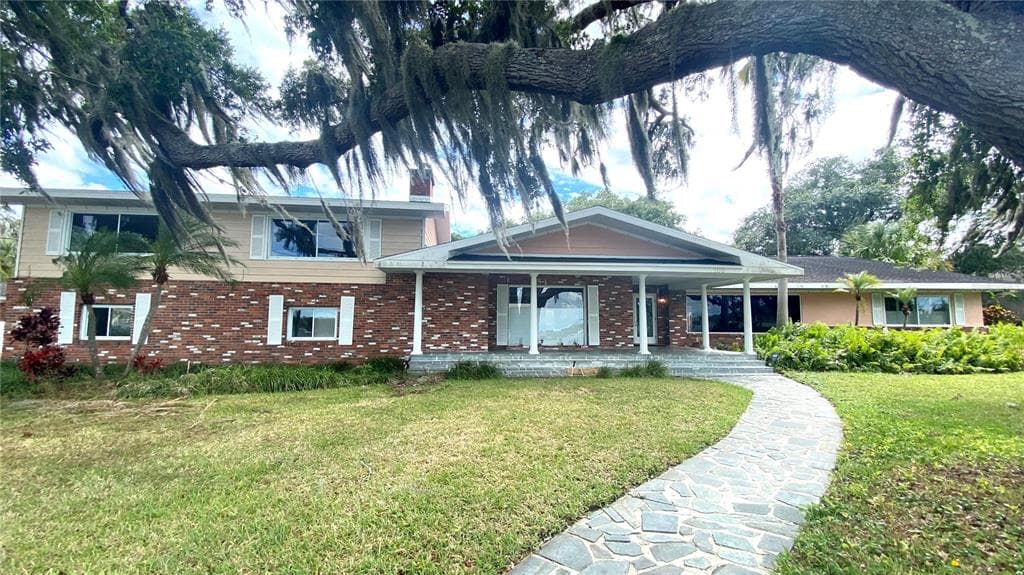 708 WHITCOMB BOULEVARD TARPON SPRINGS, FL 34689