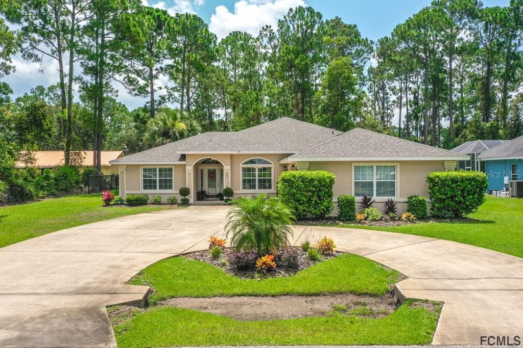 13 BURNING PLACE PALM COAST, FL 32137