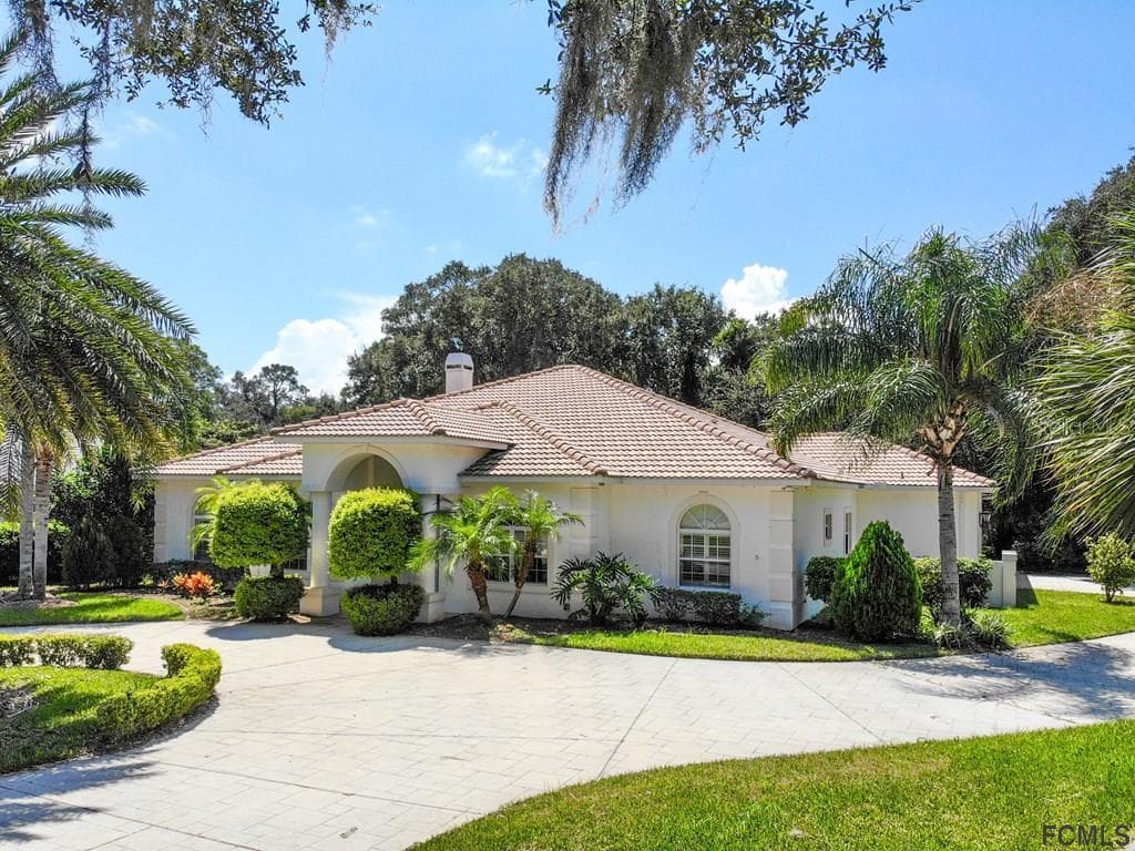 5 SENTRY OAK PLACE PALM COAST, FL 32137