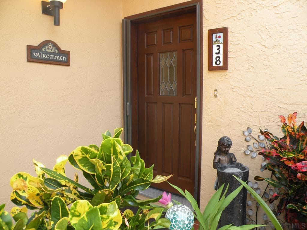 38 CAPTAINS WALK UNIT 38 PALM COAST, FL 32137