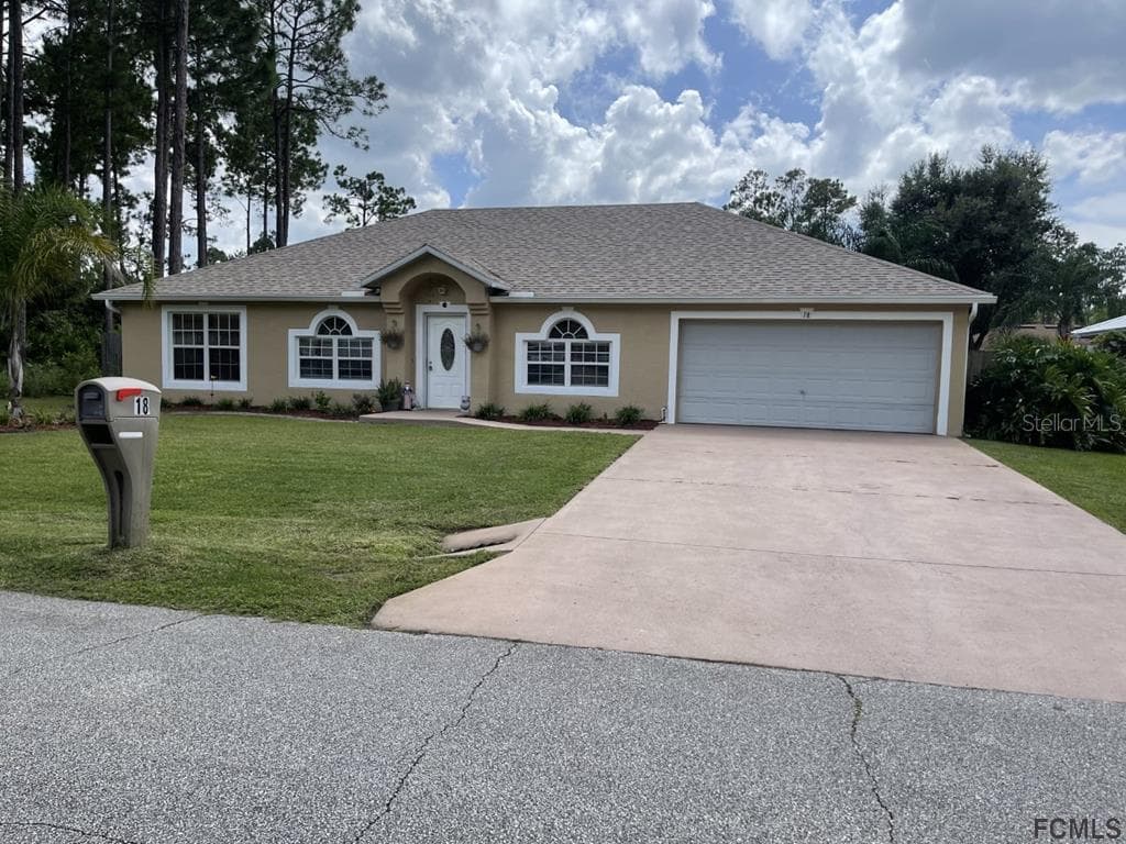 18 LLOYD TRAIL PALM COAST, FL 32164
