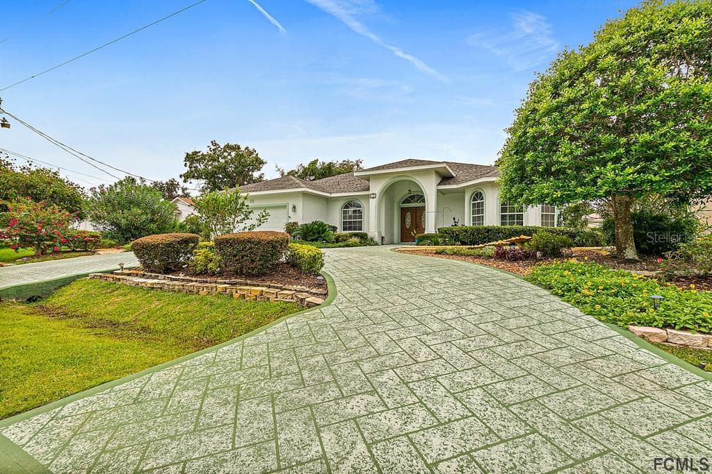10 FREEMAN LANE PALM COAST, FL 32137