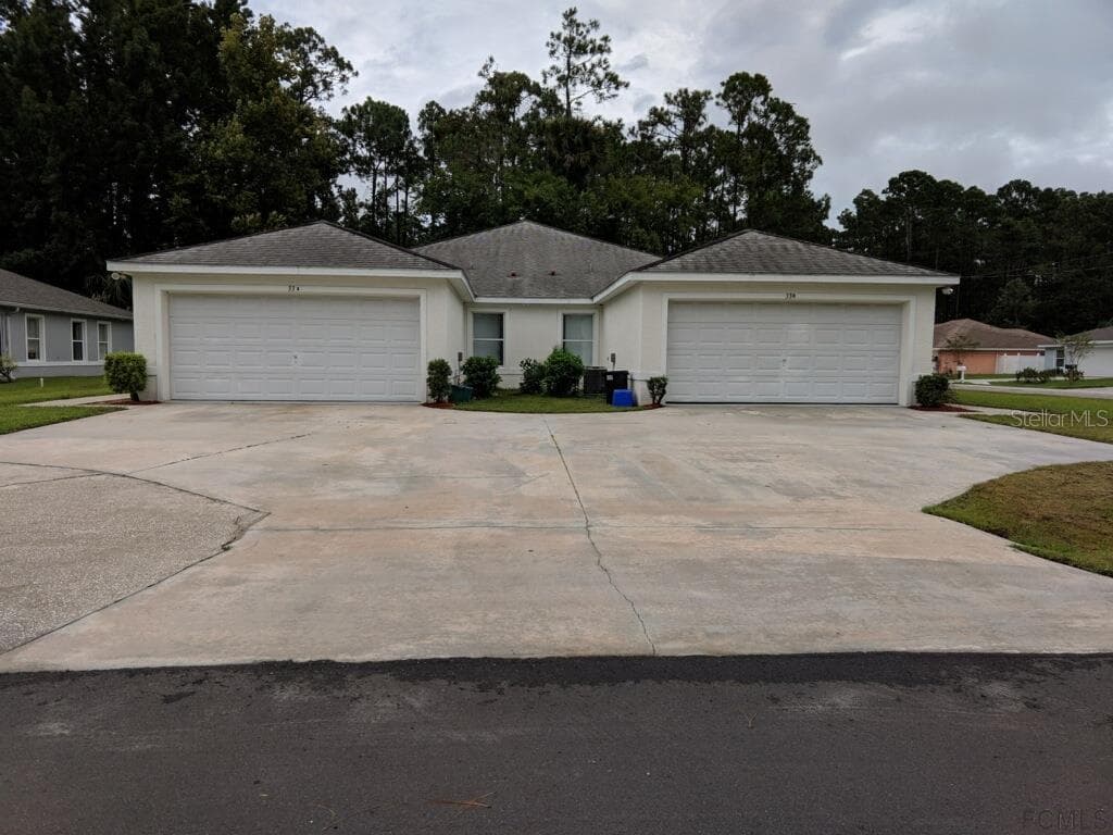 33 PONY LANE PALM COAST, FL 32164
