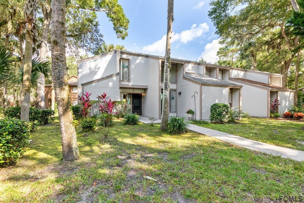 9 MID OAKS CIRCLE UNIT 9 PALM COAST, FL 32137