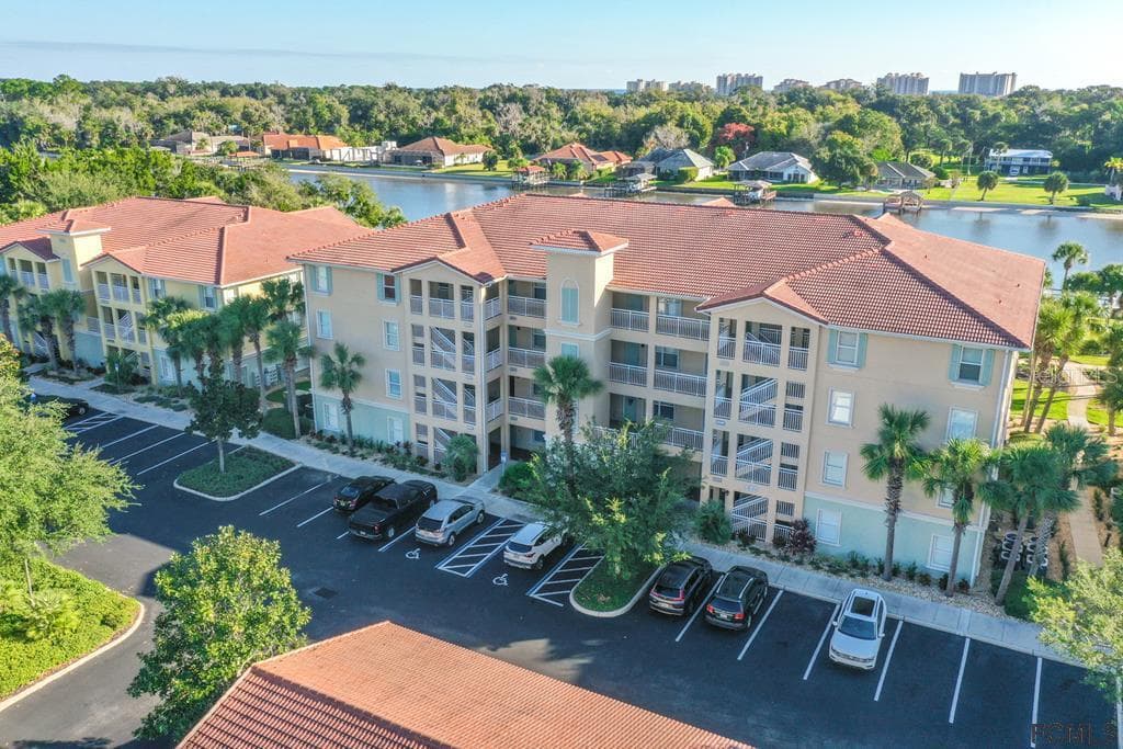 800 CANOPY WALK LANE UNIT 821 PALM COAST, FL 32137