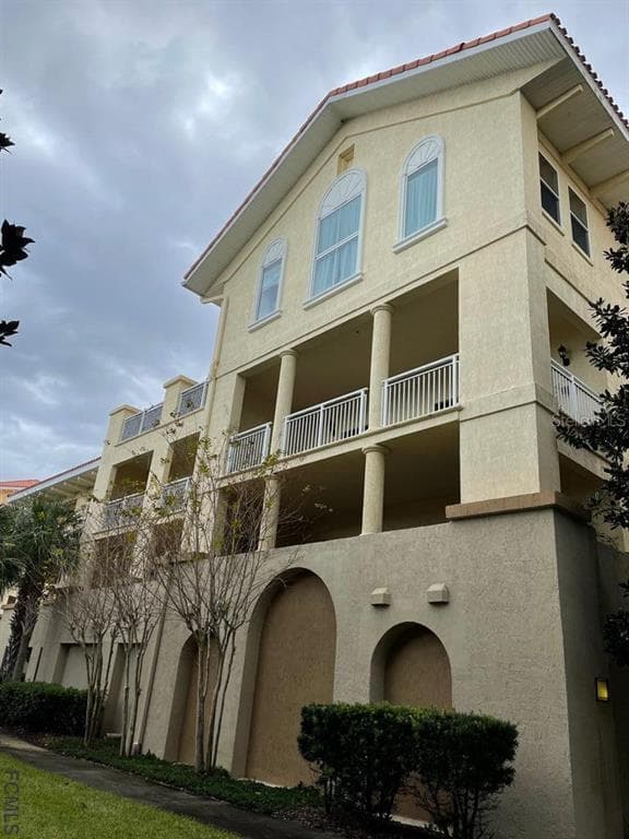 100 BELLA HARBOR COURT UNIT 111 PALM COAST, FL 32137