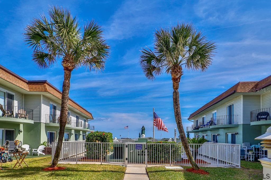 2820 OCEAN SHORE BOULEVARD UNIT 17 ORMOND BEACH, FL 32176